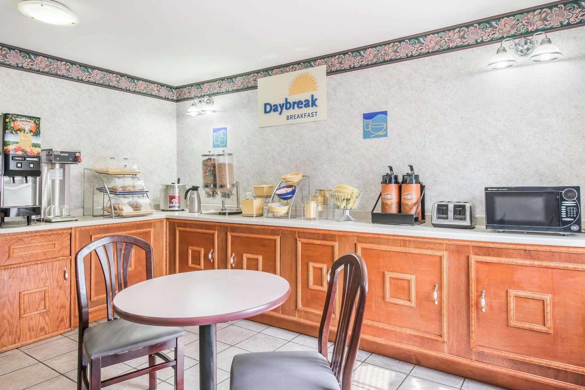 Days Inn By Wyndham Berlin Voorhees Buitenkant foto