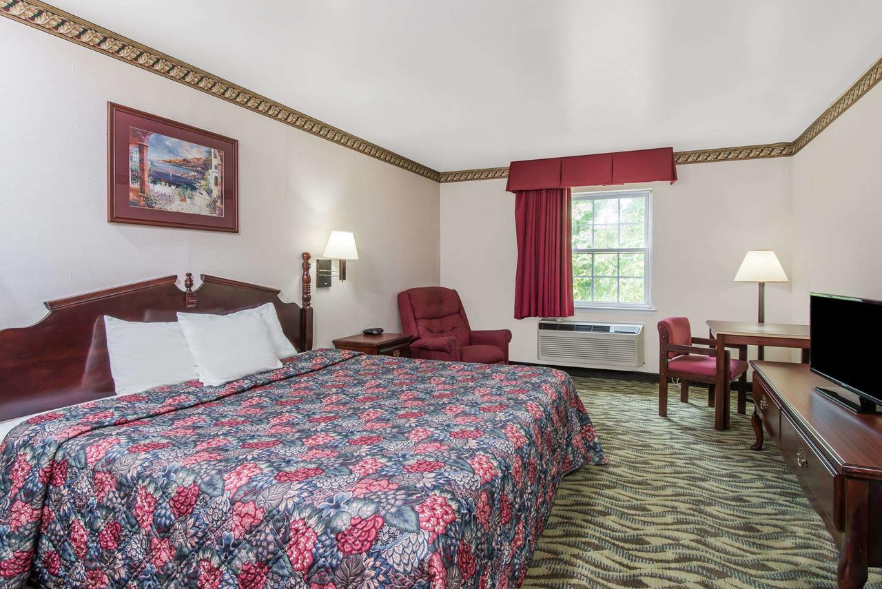 Days Inn By Wyndham Berlin Voorhees Buitenkant foto